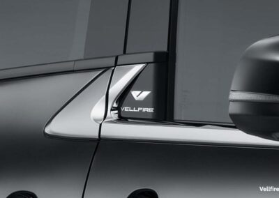 Toyota-Vellfire-Gallery-1-400x284